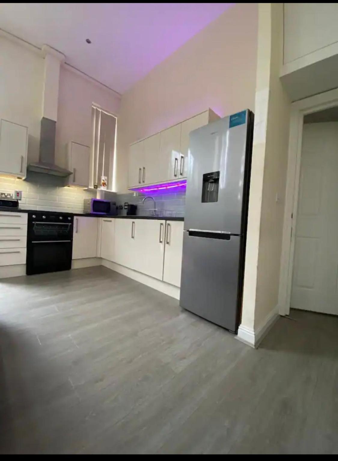 Spacious King Room With Private Entrance - Near Emirates And Camden And King'S Cross - 5 Min To Tube Finchley Exterior photo